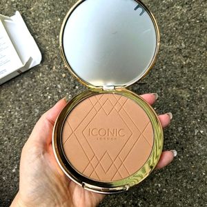 Iconic Bronzing Powder Compact